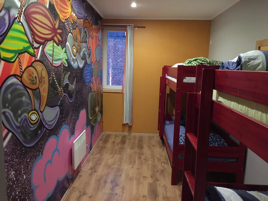 Red Emperor Hostel *