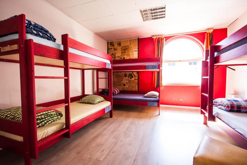 Hostel Red Emperor